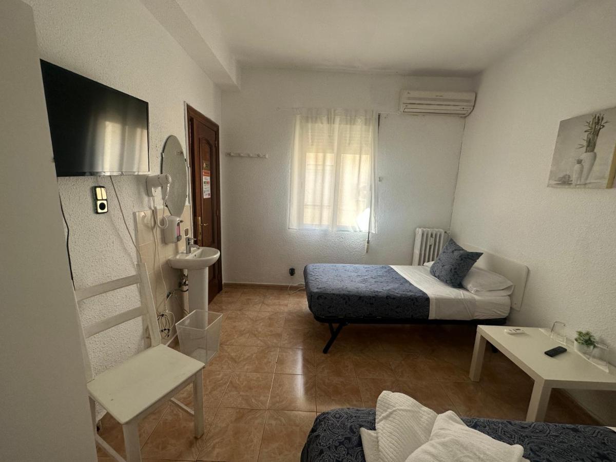 Hostal Arrate Madrid Exterior foto