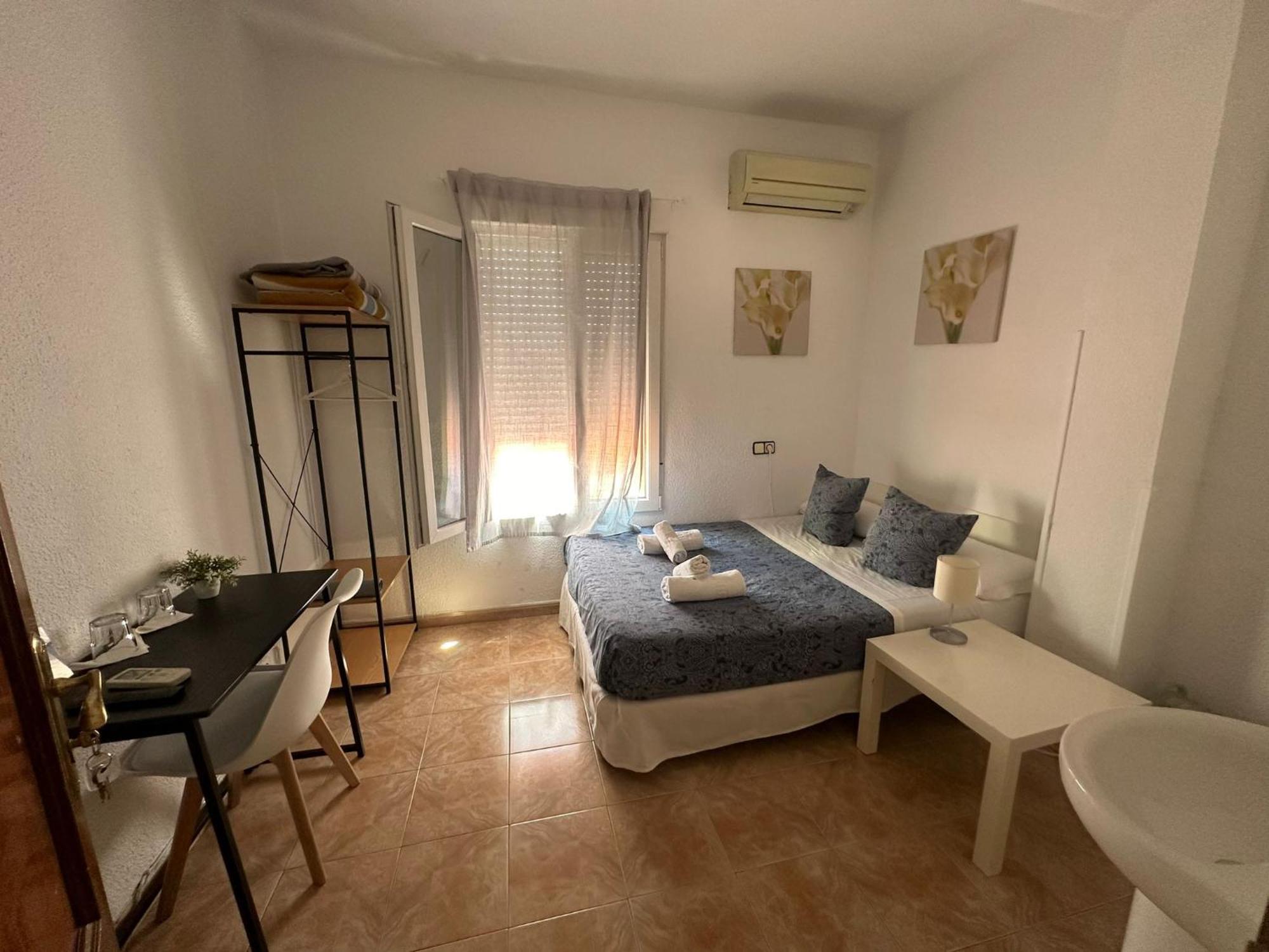 Hostal Arrate Madrid Exterior foto